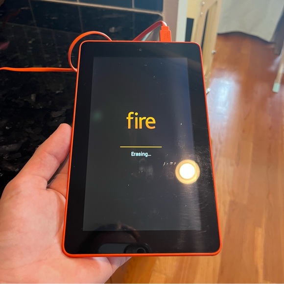 Amazon Kindle Fire 7 5th Generation - Red - Picture 3 of 6